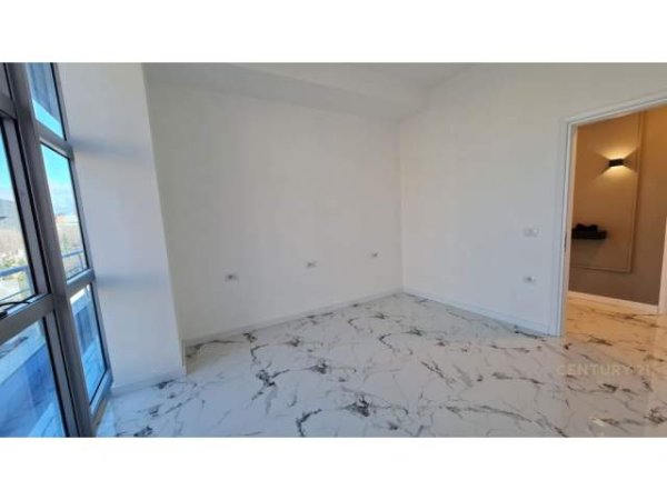 Tirane, shes apartament 2+1+BLK Kati 3, 105 m² 175.000 Euro (Ish Stacioni Fundit Tiranes se Re)