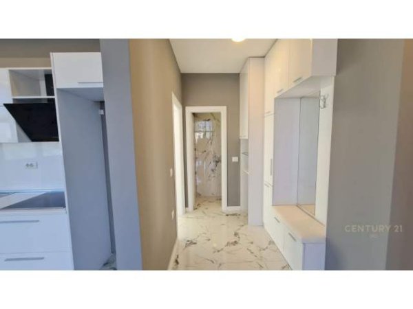 Tirane, shes apartament 2+1+BLK Kati 3, 105 m² 175.000 Euro (Ish Stacioni Fundit Tiranes se Re)