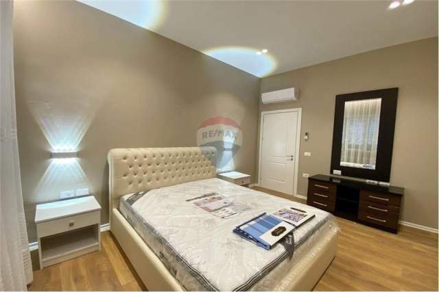 Tirane, jepet me qera apartament duplex 2+1+BLK Kati 4, 107 m² 500 Euro (Kodra e Diellit)