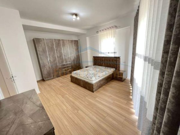 Tirane, jepet me qera apartament 2+1+BLK Kati 11, 106 m² 500 Euro (Stacioni i Trenit)