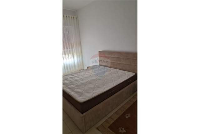 Tirane, jepet me qera apartament 1+1 Kati 2, 68 m² 350 Euro (Mangalem)