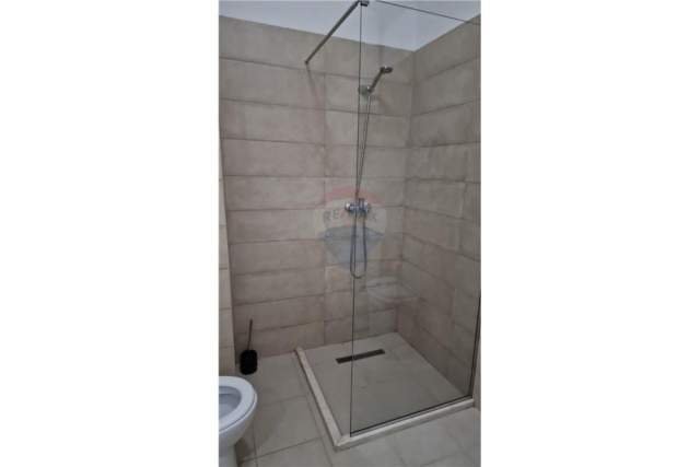 Tirane, jepet me qera apartament 1+1 Kati 2, 68 m² 350 Euro (Mangalem)
