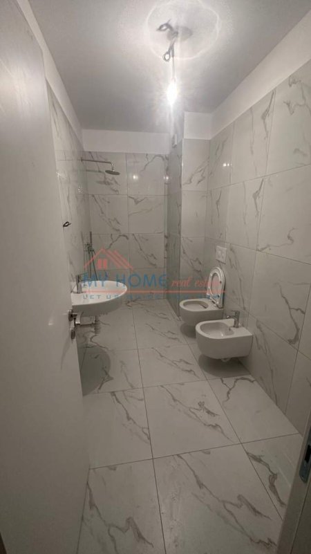 Tirane, jepet me qera apartament 2+1+BLK Kati 7, 100 m² 800 Euro (QENDER)