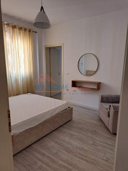 Tirane, jepet me qera apartament 2+1+BLK Kati 7, 100 m² 800 Euro (QENDER)