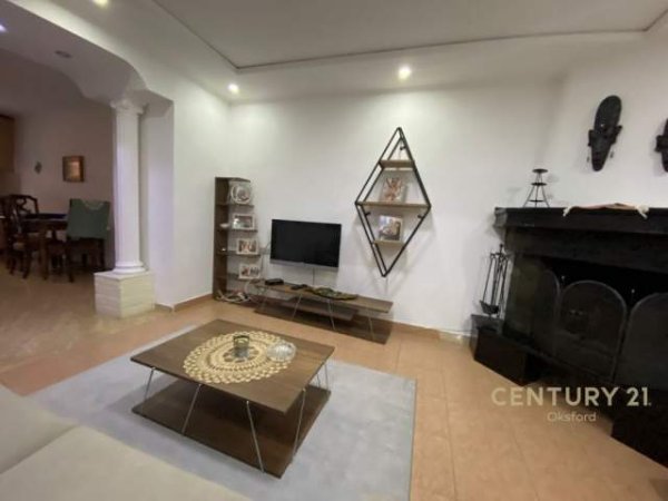 Tirane, jepet me qera apartament 2+1+BLK Kati 1, 110 m² 450 Euro (21 Dhjetori)
