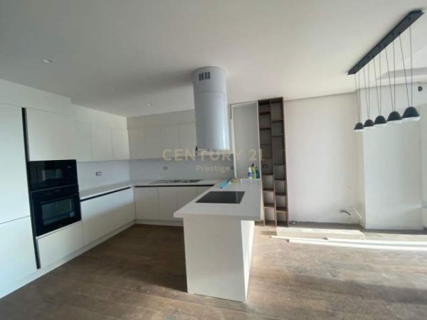 Tirane, jepet me qera apartament 3+1+A+BLK Kati 9, 153 m² 2.000 Euro (Ambasada Amerikane)