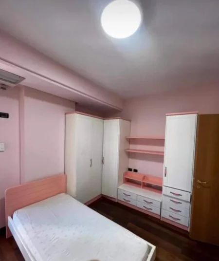 Tirane, jepet me qera apartament Kati 4, 100 m² 700 Euro (Sheshi Willson)