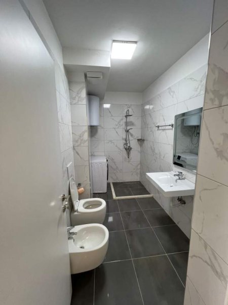 Tirane, jepet me qera apartament 2+1+2+BLK Kati 5, 120 m² 650 Euro (Fusha e Aviacionit)