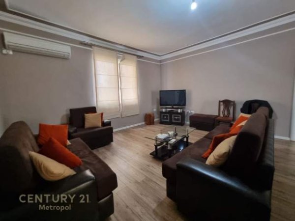 Tirane, jepet me qera shtepi 2+1+A+BLK Kati 2, 100 m² 450 Euro (Rruga Panorama)