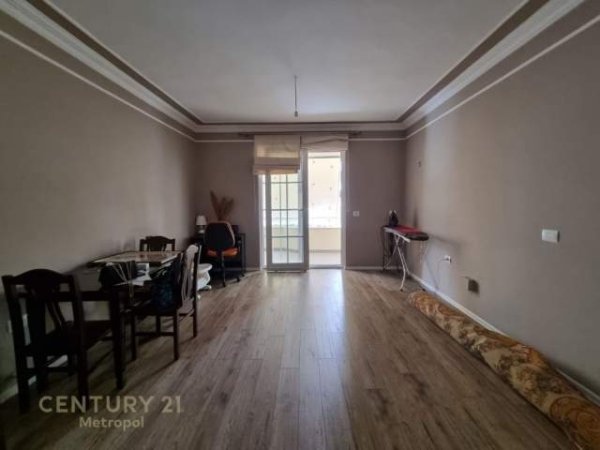Tirane, jepet me qera shtepi 2+1+A+BLK Kati 2, 100 m² 450 Euro (Rruga Panorama)