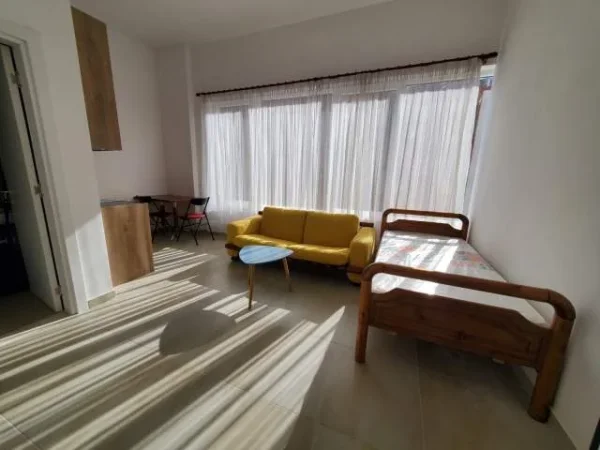 Shqiperi, jepet me qera garsonier Kati 2, 280 Euro (Rruga e Dibres, direkte mbi QSUT)