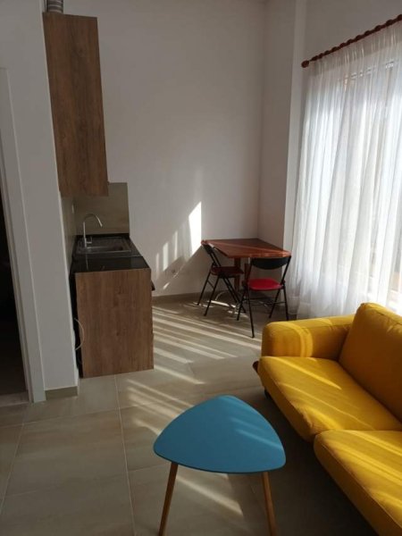 Shqiperi, jepet me qera garsonier Kati 2, 280 Euro (Rruga e Dibres, direkte mbi QSUT)