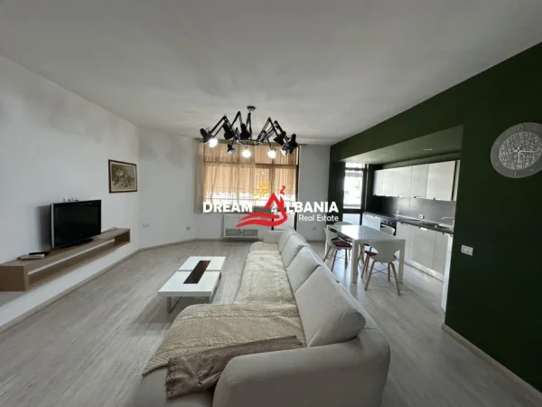 Tirane, jepet me qera apartament 2+1+Ballkon Kati 10, 120 m² 650 € (Ne Bulevardin Zogu i Pare - ID 42215264)