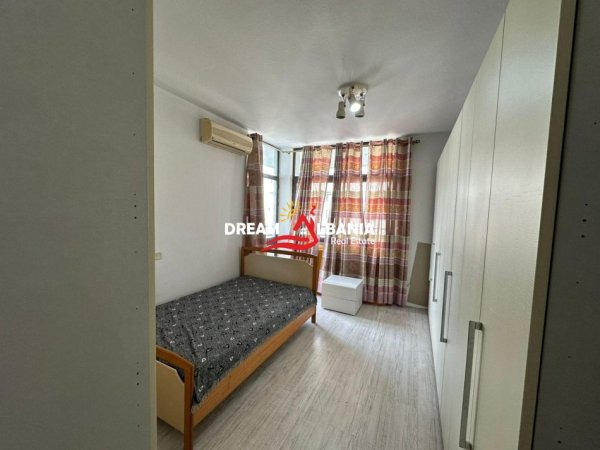 Tirane, jepet me qera apartament 2+1+Ballkon Kati 10, 120 m² 650 € (Ne Bulevardin Zogu i Pare - ID 42215264)