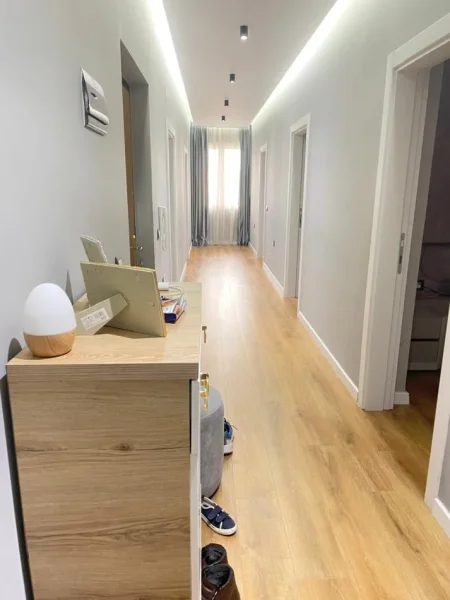 Tirane, shitet apartament 3+1+Aneks+Ballkon Kati 2, 165 m² 310.000 € (Rruga Ferit Xhajko)