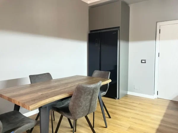 Tirane, shitet apartament 3+1+Aneks+Ballkon Kati 2, 165 m² 310.000 € (Rruga Ferit Xhajko)