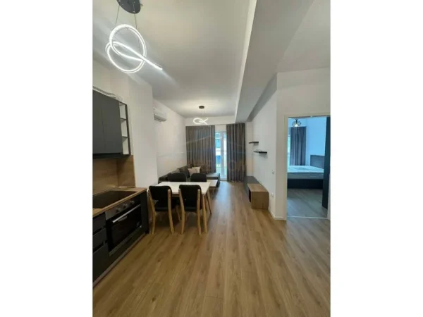 Tirane, jepet me qera apartament 1+1 Kati 4, 58 m² 390 € (Ali Demi)