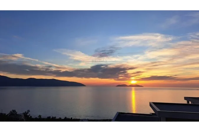 Vlore, shitet apartament 1+1+Ballkon Kati 4, 49 m² (Lungomare)