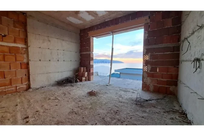 Vlore, shitet apartament 1+1+Ballkon Kati 4, 49 m² (Lungomare)