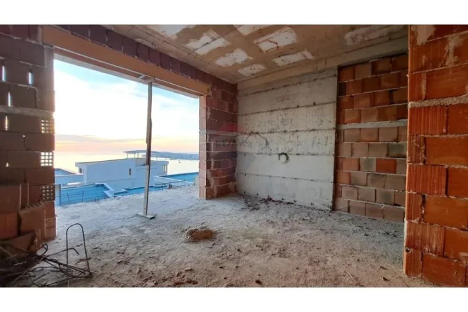 Vlore, shitet apartament 1+1+Ballkon Kati 4, 49 m² (Lungomare)