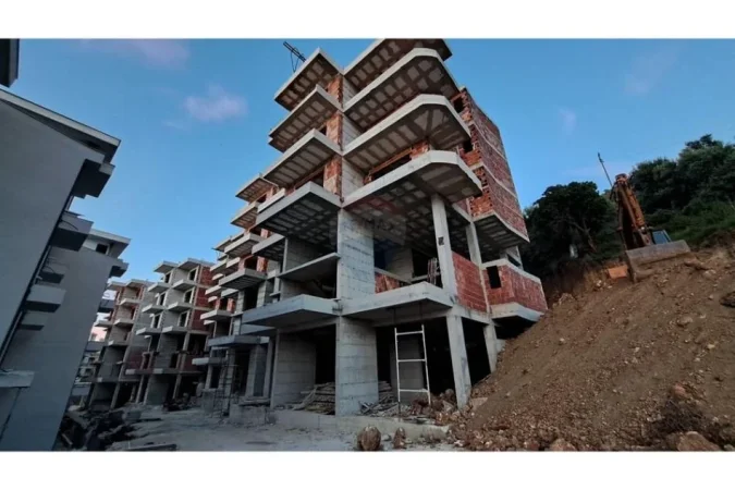 Vlore, shitet apartament 1+1+Ballkon Kati 4, 49 m² (Lungomare)