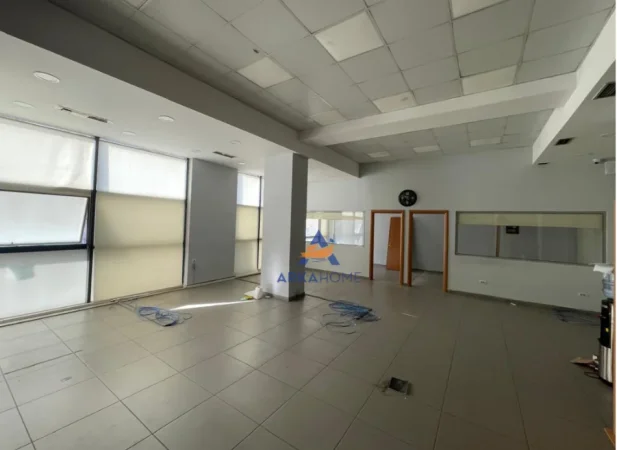JEPET ZYRE ME QIRA Kati 1, 140 m² 1.200 € (Kristal Center)