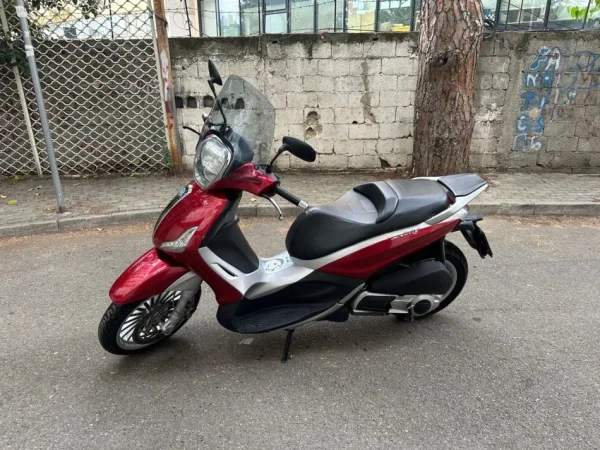 Tirane, shes Motociklete piaggio beverly , vishnje 3.499 €