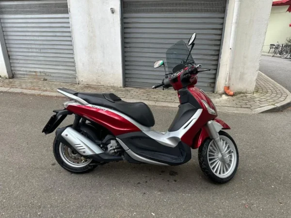Tirane, shes Motociklete piaggio beverly , vishnje 3.499 €