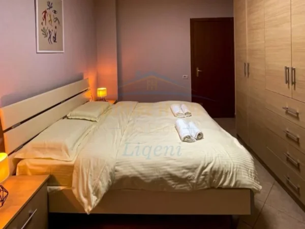 Tirane, jepet me qera apartament 1+1 Kati 3, 61 m² 600 € (APARTAMENT 1+1 RRUGA E DIBRES SELVIA 600)