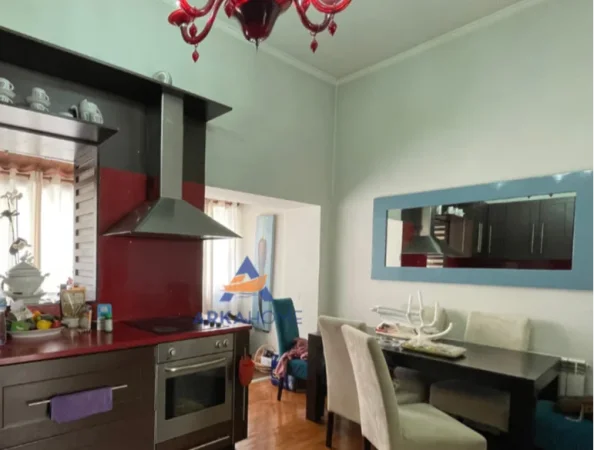 JEPET APARTAMENT ME QERA 2+1+Ballkon Kati 5, 120 m² 1.500 € (Qender)