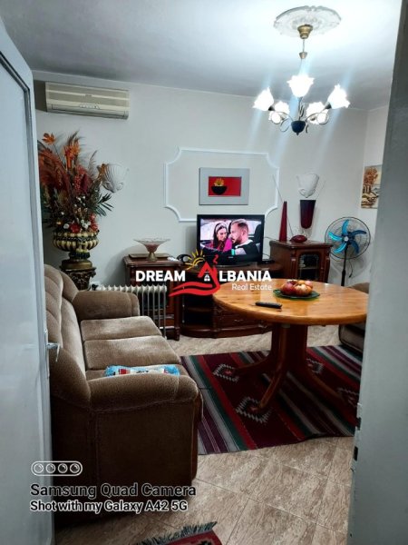 Tirane, jepet me qera apartament 2+1+Ballkon Kati 3, 80 m² 450 € (Prane Ish Restorant Durresit - ID 4229425)