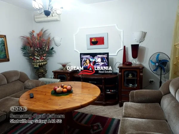 Tirane, jepet me qera apartament 2+1+Ballkon Kati 3, 80 m² 450 € (Prane Ish Restorant Durresit - ID 4229425)