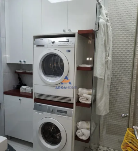 JEPET ME QERA 2+1+Ballkon Kati 19, 95 m² 1.600 € (Ambasdor 3)