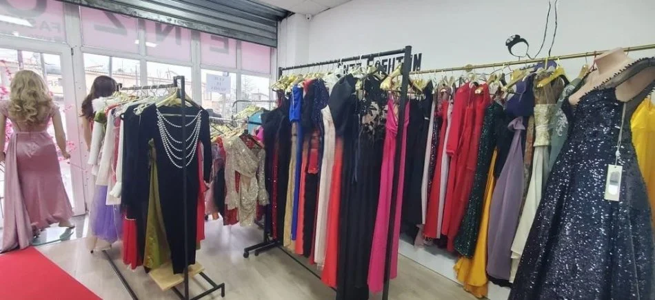 Tirane, shitet ambjent biznesi Kati 0, 90 m² (Besim Alla)