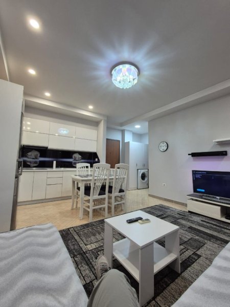 Tirane, jepet me qera apartament 1+1+Ballkon Kati 5, 70 m² 450 € (Rruga 5 Maj,Pranë Shkollës Tirana Jonë)