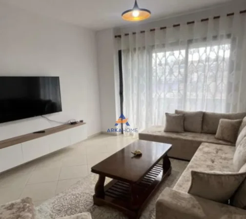 JEPET APARTAMENT ME QERA 2+1+Ballkon Kati 2, 90 m² 500 €