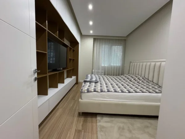 Tirane, shitet apartament 3+1 Kati 3, 133 m² 320.000 € (Liqeni i Thate)