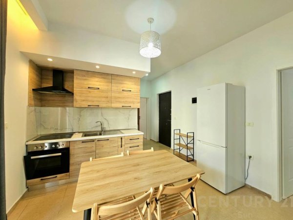 Tirane, jepet me qera apartament 2+1 Kati 2, 100 m² 550 € (Kopshti)
