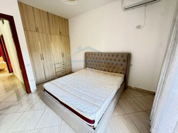 Tirane, jepet me qera shtepi 2 Katshe Kati 0, 100 m² 500 € (Unaza e Re)