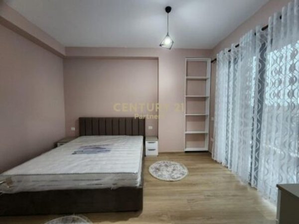 Tirane, jepet me qera apartament 1+1 Kati 4, 65 m² 500 € (Bulevardi i Ri)