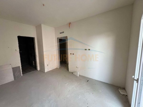 Tirane, shitet apartament 2+1 Kati 3, 94 m² 110.000 € (Casa italia)