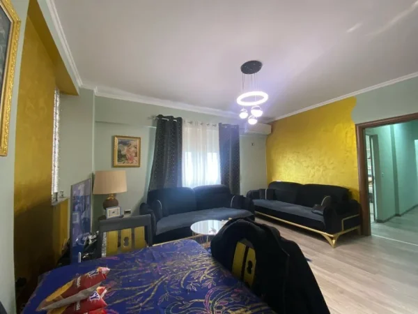 Tirane, shitet apartament 2+1 , 93 m² 195.000 € (Rruga e Kavajes)