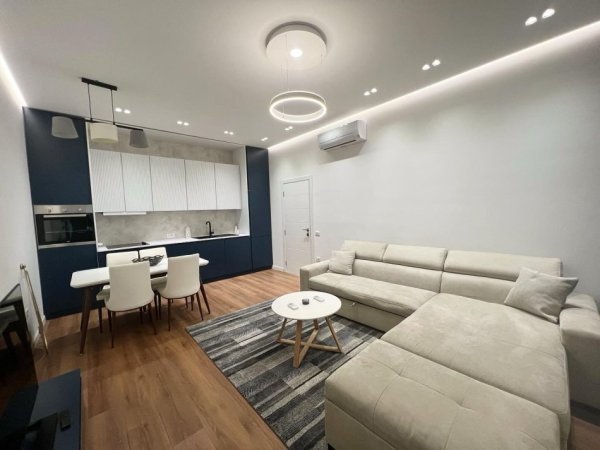 Tirane, jepet me qera 1+1+Ballkon Kati 9, 68 m² 800 € (Rruga e Kavajes (Square 21))