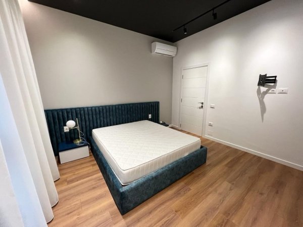 Tirane, jepet me qera 1+1+Ballkon Kati 9, 68 m² 800 € (Rruga e Kavajes (Square 21))