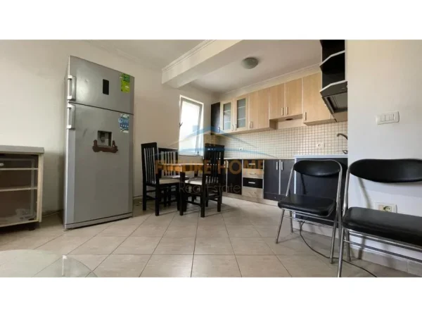 Tirane, jepet me qera apartament 2+1 Kati 6, 80 m² 550 € (Pazari i Ri)