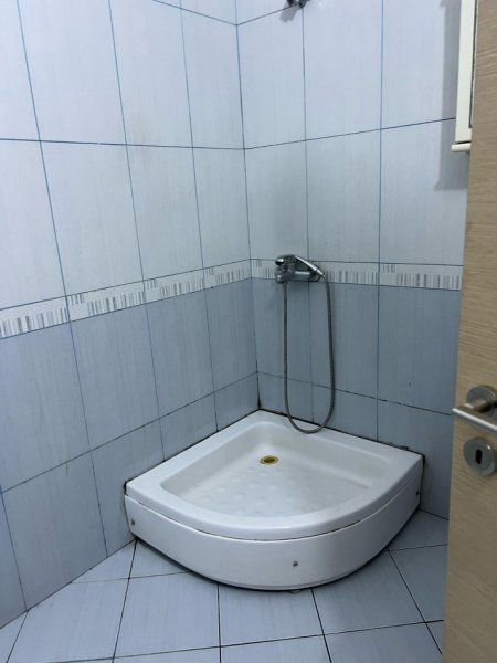 Tirane, jepet me qera apartament 1+1+Ballkon Kati 5, 78 m² 430 € (Astir, Bar Oslo)