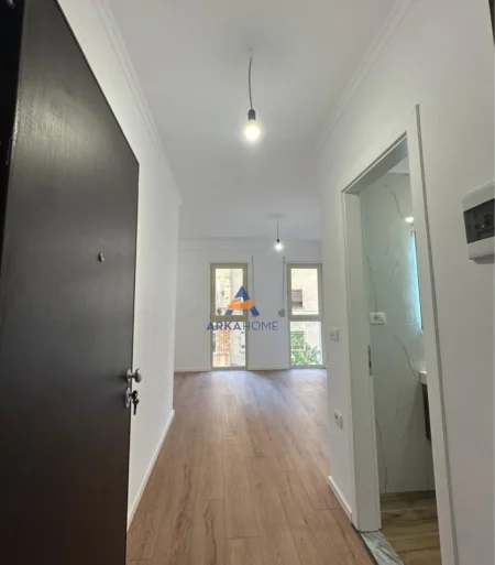 SHITET APARTAMENT 1+1 43M2 NE RRUGEN E DURRESIT PROKURORIA E TIRANES(Haxhi Hysen Dalliu) 120.000 EURO.)