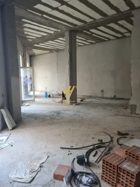 Tirane, shitet ambjent biznesi Kati 0, 120 m² 201.600 € (LIQENI I THATE)