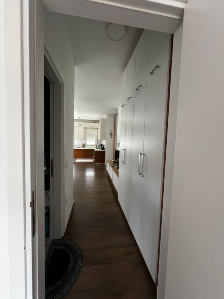 Tirane, shitet apartament 1+1+Ballkon Kati 4, 84 m² 100.001 € (Rruga Muhamed Deliu Fresk)