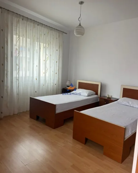 JEPET APARTAMENT 2+1+2 BALLKONE ME QERA 2 PALMAT,UNAZA E RE 450 EURO